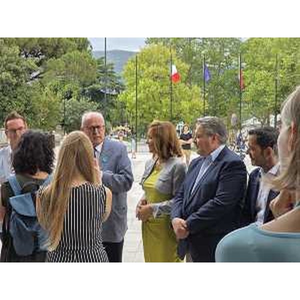 Un altro momento dell'incontro: il consigliere Bernardis è il secondo da destra - Un altro momento dell'incontro: il consigliere Bernardis è il secondo da destra