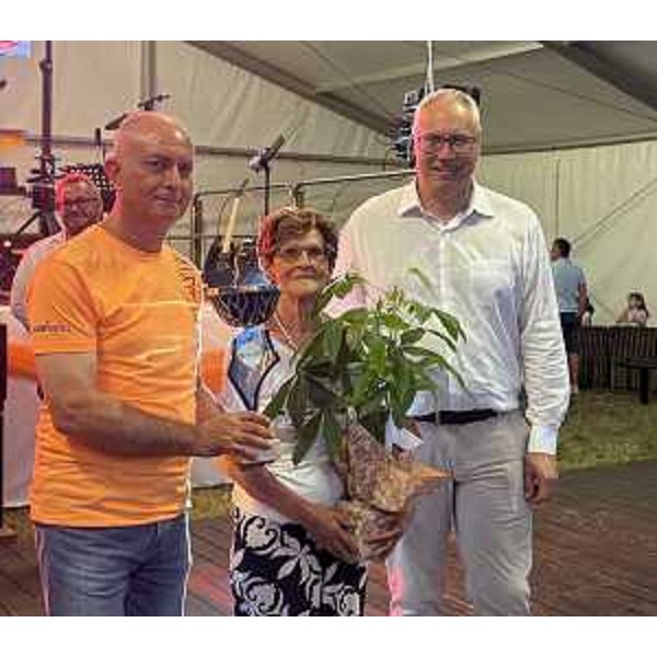 Il presidente Bordin, a destra nella foto, durante le premiazioni - Il presidente Bordin, a destra nella foto, durante le premiazioni