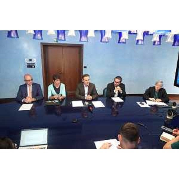 Marco Putto, Giulia Massolino, Massimo Moretuzzo, Enrico Bullian e Simona Liguori (Patto per l'Autonomia-Civica Fvg) - Marco Putto, Giulia Massolino, Massimo Moretuzzo, Enrico Bullian e Simona Liguori (Patto per l'Autonomia-Civica Fvg)