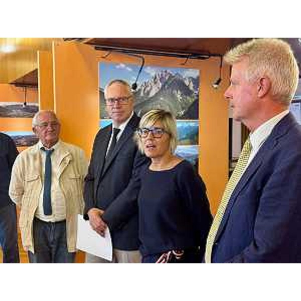 L'assessore Barbara Zilli e il presidente del Consiglio regionale Mauro Bordin all'inaugurazione della mostra "Le Valli del Friuli Venezia Giulia" - L'assessore Barbara Zilli e il presidente del Consiglio regionale Mauro Bordin all'inaugurazione della mostra "Le Valli del Friuli Venezia Giulia"