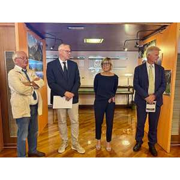L'assessore Barbara Zilli e il presidente del Consiglio regionale Mauro Bordin all'inaugurazione della mostra "Le Valli del Friuli Venezia Giulia" - L'assessore Barbara Zilli e il presidente del Consiglio regionale Mauro Bordin all'inaugurazione della mostra "Le Valli del Friuli Venezia Giulia"