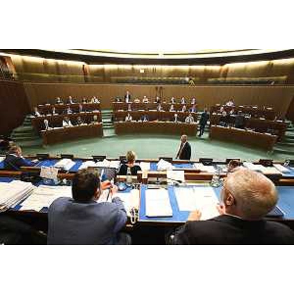 Un momento dei lavori dell'Aula durante la discussione sull'Assestamento di bilancio - Un momento dei lavori dell'Aula durante la discussione sull'Assestamento di bilancio