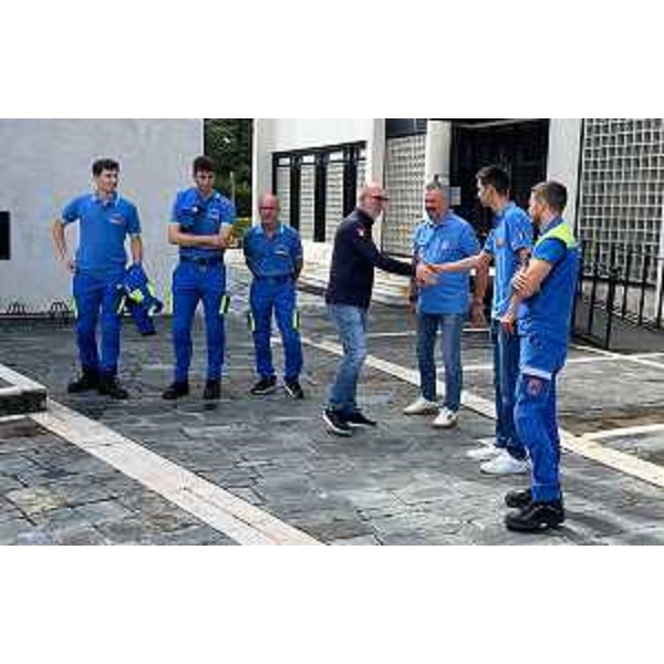 L'assessore regionale alla Protezione civile Riccardo Riccardi durante il sopralluogo a Brugnera assieme al sindaco Renzo Dolfi e ai volontari della Protezione civile - L'assessore regionale alla Protezione civile Riccardo Riccardi durante il sopralluogo a Brugnera assieme al sindaco Renzo Dolfi e ai volontari della Protezione civile