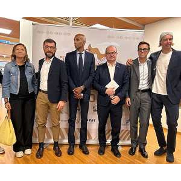 Il vicegovernatore con delega allo Sport del Friuli Venezia Giulia Mario Anzil (terzo da destra) alla presentazione della prima edizione della Friuli Doc Run. - Il vicegovernatore con delega allo Sport del Friuli Venezia Giulia Mario Anzil (terzo da destra) alla presentazione della prima edizione della Friuli Doc Run.