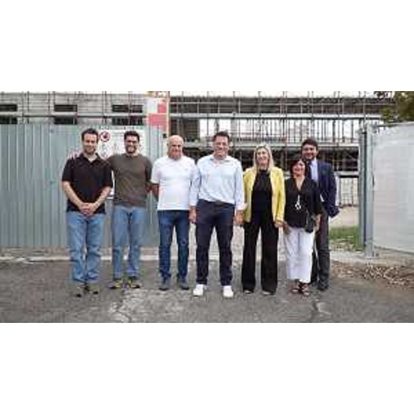 L'assessore Cristina Amirante in uno dei sopralluoghi nei cantieri nei quali è stata accompagnata da sindaco e assessori del Comune di Aviano. - L'assessore Cristina Amirante in uno dei sopralluoghi nei cantieri nei quali è stata accompagnata da sindaco e assessori del Comune di Aviano.