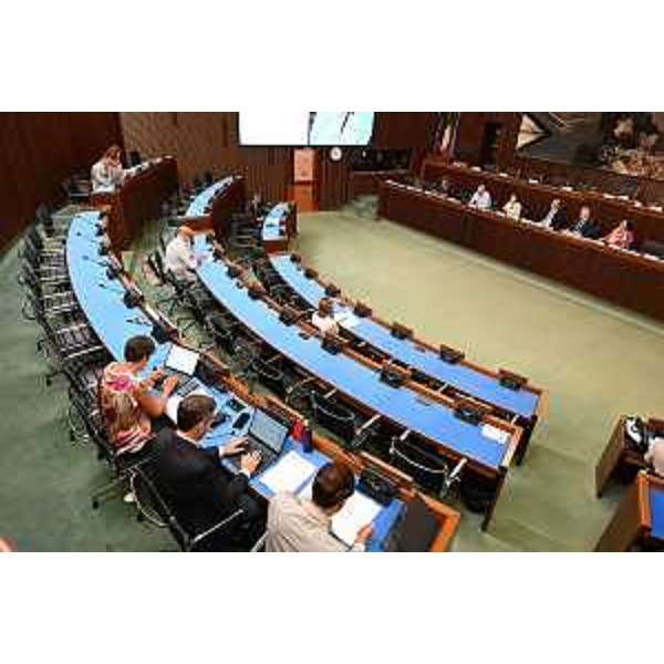 Un momento dei lavori della V Commissione - Un momento dei lavori della V Commissione 