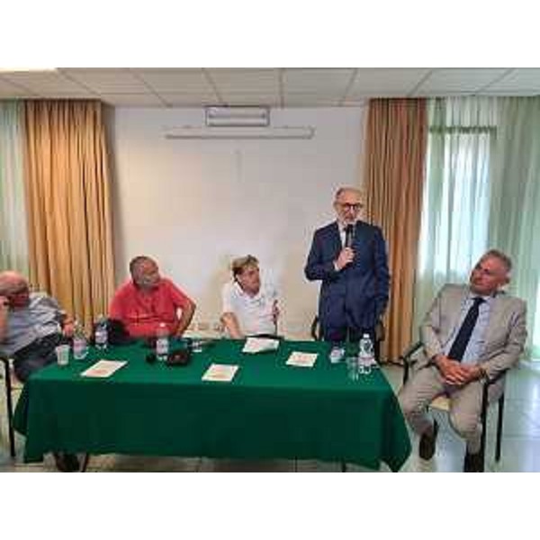 L'assessore Riccardo Riccardi nel suo intervento all'apertura dello Sportello di riferimento informativo sulle disabilità a Pordenone - L'assessore Riccardo Riccardi nel suo intervento all'apertura dello Sportello di riferimento informativo sulle disabilità a Pordenone