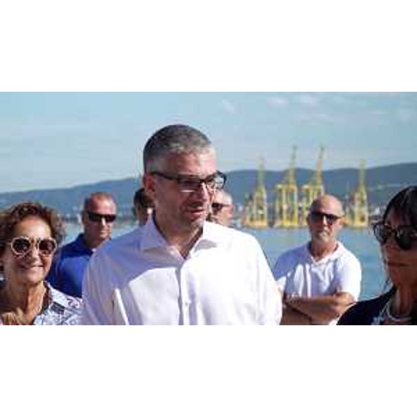 L'assessore regionale alle Autonomie locali Pierpaolo Roberti all'inaugurazione del dispositivo Mover posizionato sulla spiaggia di Porto San Rocco dal Comune di Muggia. - L'assessore regionale alle Autonomie locali Pierpaolo Roberti all'inaugurazione del dispositivo Mover posizionato sulla spiaggia di Porto San Rocco dal Comune di Muggia.