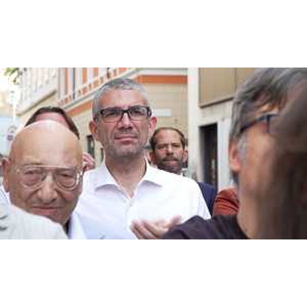 L'assessore regionale alle Autonomie locali Pierpaolo Roberti alla presentazione ufficiale della prima squadra dell'Asd San Luigi Calcio. - L'assessore regionale alle Autonomie locali Pierpaolo Roberti alla presentazione ufficiale della prima squadra dell'Asd San Luigi Calcio.