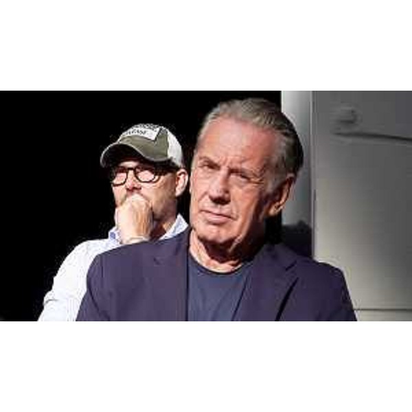 L'assessore regionale alla Difesa dell'ambiente Fabio Scoccimarro alla presentazione ufficiale della prima squadra dell'Asd San Luigi Calcio. - L'assessore regionale alla Difesa dell'ambiente Fabio Scoccimarro alla presentazione ufficiale della prima squadra dell'Asd San Luigi Calcio.