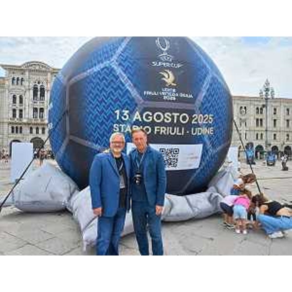 L'assessore regionale alla Difesa dell'ambiente, energia e sviluppo sostenibile Fabio Scoccimarro (a destra) con il Presidente del Coni Fvg Luciano Buonfiglio - L'assessore regionale alla Difesa dell'ambiente, energia e sviluppo sostenibile Fabio Scoccimarro (a destra) con il Presidente del Coni Fvg Luciano Buonfiglio