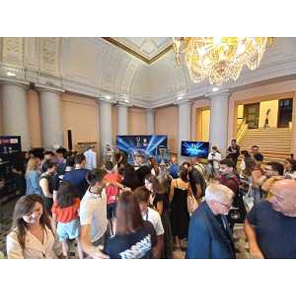 I visitatori alla presentazione del trofeo della Supercoppa a Trieste - I visitatori alla presentazione del trofeo della Supercoppa a Trieste 