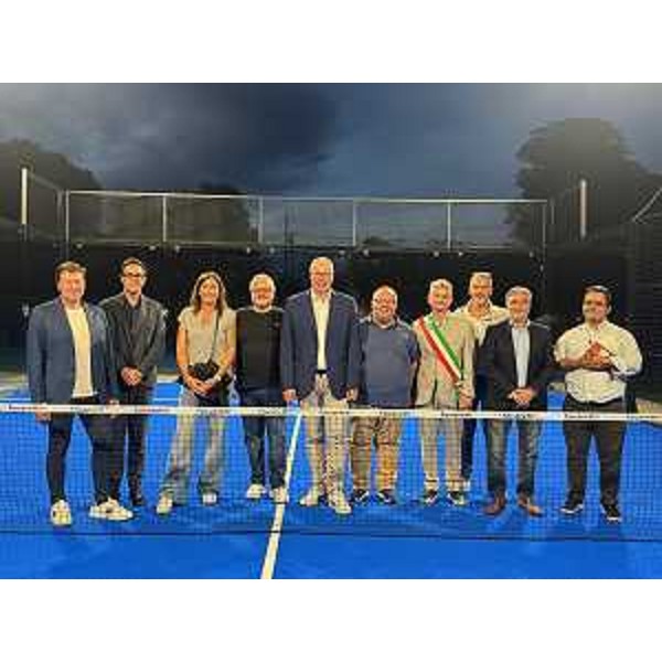 L'inaugurazione del nuovo campo padel a Torviscosa con il presidente del Cr Fvg, Mauro Bordin, e i consiglieri Igor Treleani e Alberto Budai - L'inaugurazione del nuovo campo padel a Torviscosa con il presidente del Cr Fvg, Mauro Bordin, e i consiglieri Igor Treleani e Alberto Budai