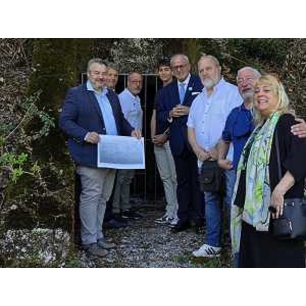 Da sinistra Diego Bernardis (Fp), Andrea Spanghero, Pierluigi Lodi, Paolo Visintin, Rodolto Ziberna, MaurizioTavagnutti, Paolo Verdolivia e Patrizia Artico. - Da sinistra Diego Bernardis (Fp), Andrea Spanghero, Pierluigi Lodi, Paolo Visintin, Rodolto Ziberna, MaurizioTavagnutti, Paolo Verdolivia e Patrizia Artico.