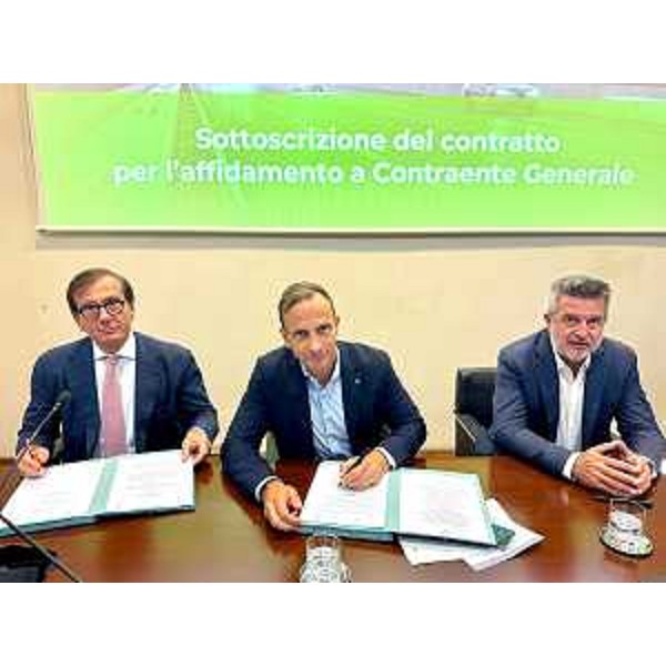 Il governatore Fedriga (al centro) alla sottoscrizione del contratto per l'affidamento dei lavori di realizzazione della terza corsia della A4 nel tratto tra San Donà di Piave e Portogruaro - Il governatore Fedriga (al centro) alla sottoscrizione del contratto per l'affidamento dei lavori di realizzazione della terza corsia della A4 nel tratto tra San Donà di Piave e Portogruaro 