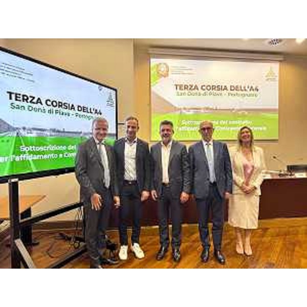 Da sinistra: il presidente di Autostrade Alto Adriatico Marco Monaco, il governatore del Friuli Venezia Giulia e commissario delegato per l'emergenza nel settore del traffico e della mobilità sull'autostrada A4 Massimiliano Fedriga, l'assessore al Bilancio e patrimonio della Regione Veneto Francesco Calzavara, l'assessore regionale e soggetto attuatore del Commissario delegato per il Friuli Venezia Giulia Riccardo Riccardi e l'assessore regionale alle Infrastrutture Cristina Amirante. - Da sinistra: il presidente di Autostrade Alto Adriatico Marco Monaco, il governatore del Friuli Venezia Giulia e commissario delegato per l'emergenza nel settore del traffico e della mobilità sull'autostrada A4 Massimiliano Fedriga, l'assessore al Bilancio e patrimonio della Regione Veneto Francesco Calzavara, l'assessore regionale e soggetto attuatore del Commissario delegato per il Friuli Venezia Giulia Riccardo Riccardi e l'assessore regionale alle Infrastrutture Cristina Amirante. 