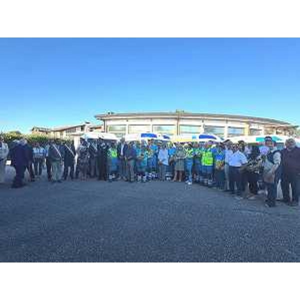 Il presidente Bordin insieme ai sindaci di San Giorgio di Nogaro, Carlino e Porpetto e i volontari della Fraternita della Misericordia - Il presidente Bordin insieme ai sindaci di San Giorgio di Nogaro, Carlino e Porpetto e i volontari della Fraternita della Misericordia 