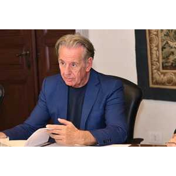 L'assessore Scoccimarro durante la riunione di Giunta dell'8 agosto 2025 - L'assessore Scoccimarro durante la riunione di Giunta dell'8 agosto 2025