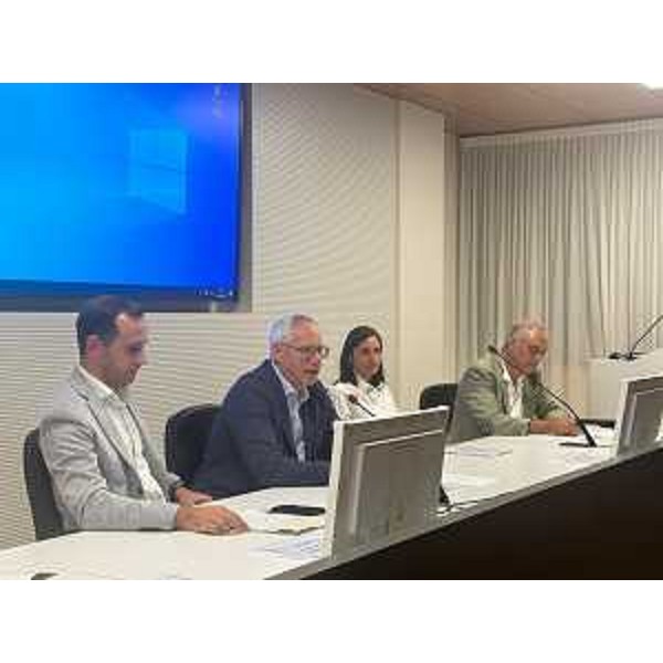 Un altro momento dell'intervento del presidente Bordin. Con lui al tavolo, da sinistra, il sindaco Bressan, Carla Landi di Ersa e il direttore d'orchestra e direttore artistico di Operaprima, Tiziano Duca - Un altro momento dell'intervento del presidente Bordin. Con lui al tavolo, da sinistra, il sindaco Bressan, Carla Landi di Ersa e il direttore d'orchestra e direttore artistico di Operaprima, Tiziano Duca