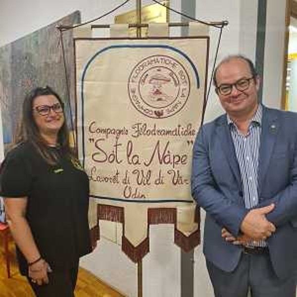 Anzil con la presidente dell'associazione Sandra Zanini - Anzil con la presidente dell'associazione Sandra Zanini