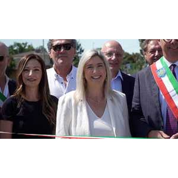 Lassessore regionale a Infrastrutture e territorio Cristina Amirante - Lassessore regionale a Infrastrutture e territorio Cristina Amirante 