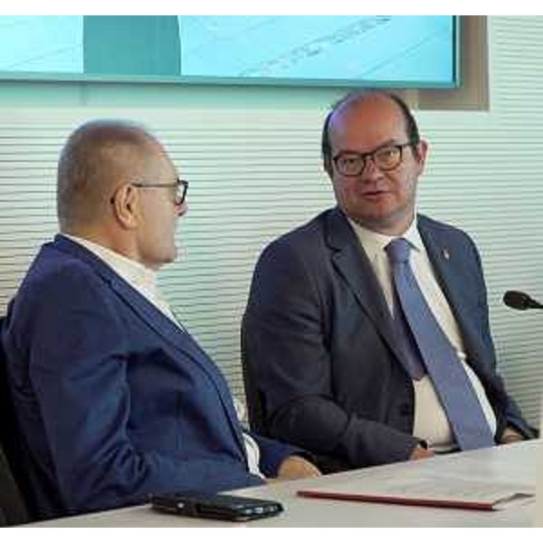 Il vicegovernatore con delega alla CUltura Mario Anzil (a destra) e il sindaco di Palmanova Giuseppe Tellini alla presentazione di Palma alle Armi 1809 l'Assedio. - Il vicegovernatore con delega alla CUltura Mario Anzil (a destra) e il sindaco di Palmanova Giuseppe Tellini alla presentazione di Palma alle Armi 1809 l'Assedio.