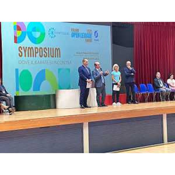 Il vicegovernatore Anzil interviene alla cerimonia a Lignano Sabbiadoro - Il vicegovernatore Anzil interviene alla cerimonia a Lignano Sabbiadoro