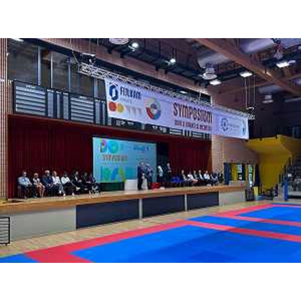 Il vicegovernatore Anzil interviene alla cerimonia a Lignano Sabbiadoro - Il vicegovernatore Anzil interviene alla cerimonia a Lignano Sabbiadoro