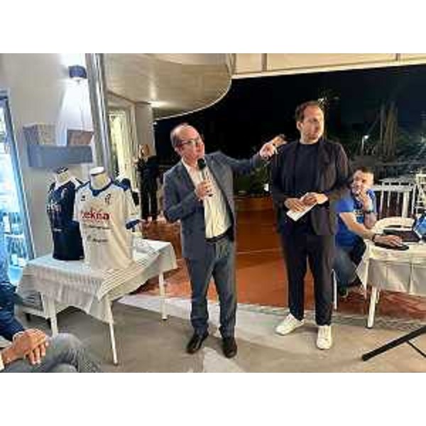 Fasi della presentazione con il vicegovernatore Anzil - Fasi della presentazione con il vicegovernatore Anzil