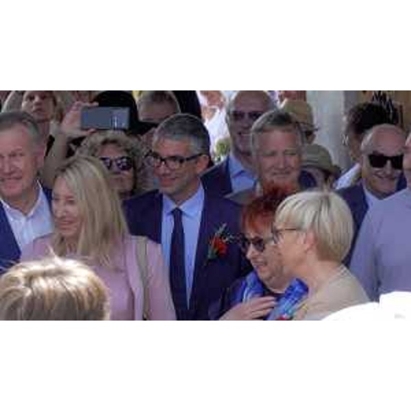 Lassessore regionale alle Autonomie locali alla cerimonia delle "Nozze Carsiche" a Monrupino-Repentabor a cui ha preso parte assieme alla Presidente della Repubblica di Slovenia, Natasa Pirc Musar. - Lassessore regionale alle Autonomie locali alla cerimonia delle "Nozze Carsiche" a Monrupino-Repentabor a cui ha preso parte assieme alla Presidente della Repubblica di Slovenia, Natasa Pirc Musar.