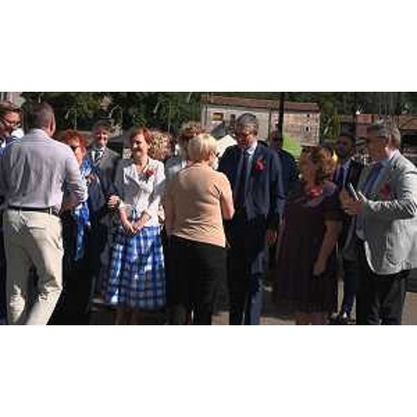 Lassessore regionale alle Autonomie locali a Monrupino-Repentabor alla visita alla Casa Carsica assieme alla Presidente della Repubblica di Slovenia, Natasa Pirc Musar. - Lassessore regionale alle Autonomie locali a Monrupino-Repentabor alla visita alla Casa Carsica assieme alla Presidente della Repubblica di Slovenia, Natasa Pirc Musar.