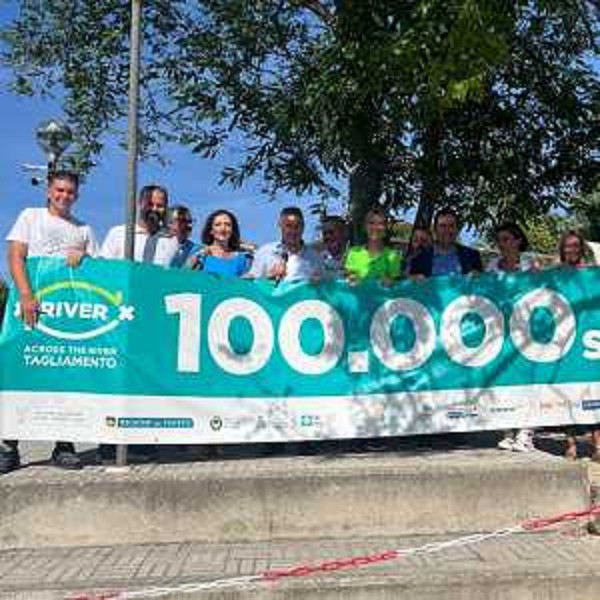 La consigliera regionale leghista Maddalena Spagnolo (quarta da sinistra nella foto) durante l'evento celebrativo - La consigliera regionale leghista Maddalena Spagnolo (quarta da sinistra nella foto) durante l'evento celebrativo