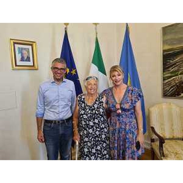 L'assessore Roberti con Nerina Filippi - L'assessore Roberti con Nerina Filippi