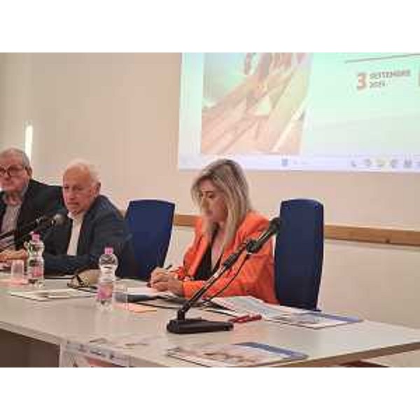 L'assessore Cristina Amirante all'incontro ad Azzano Decimo - L'assessore Cristina Amirante all'incontro ad Azzano Decimo