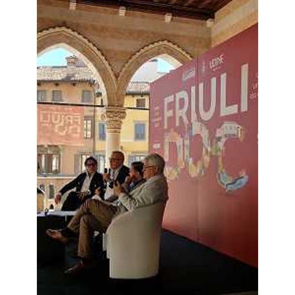 L'assessore regionale alle Attività produttive Sergio Emidio Bini interviene a presentazione Friuli Doc a Udine - L'assessore regionale alle Attività produttive Sergio Emidio Bini interviene a presentazione Friuli Doc a Udine