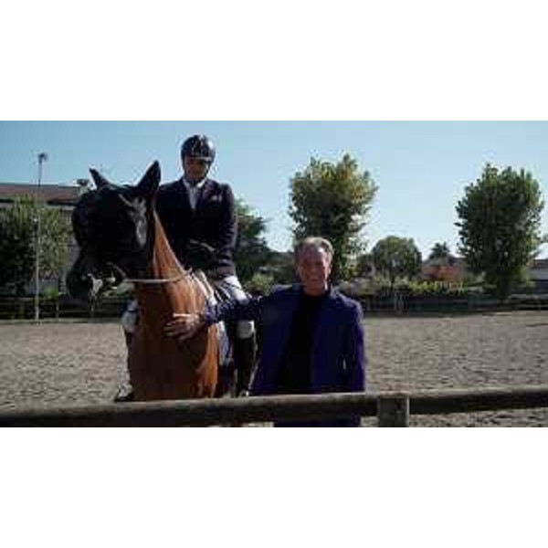 L'assessore regionale Fabio Scoccimarro con uno dei concorrenti in gara - L'assessore regionale Fabio Scoccimarro con uno dei concorrenti in gara