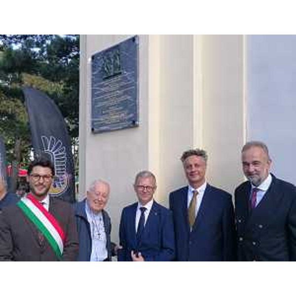 La targa scoperta oggi a Vienna alla presenza dell'assessore regionale Stefano Zannier - La targa scoperta oggi a Vienna alla presenza dell'assessore regionale Stefano Zannier