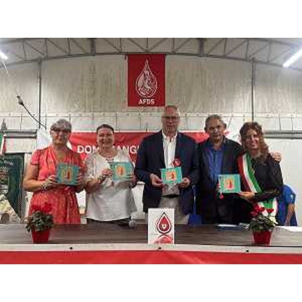 Al centro il presidente del Cr insieme alla presidente provinciale Afds di Udine, Manuela Nardon, Sandra Piazza rappresentante di zona Afds, il sindaco di Rivignano Teor Fabrizio Mattiussi e il sindaco di Pocenia Debora Furlan - Al centro il presidente del Cr insieme alla presidente provinciale Afds di Udine, Manuela Nardon, Sandra Piazza rappresentante di zona Afds, il sindaco di Rivignano Teor Fabrizio Mattiussi e il sindaco di Pocenia Debora Furlan