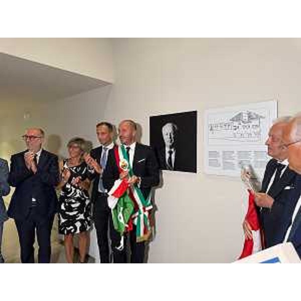 Una fase della cerimonia a Gemona - Una fase della cerimonia a Gemona