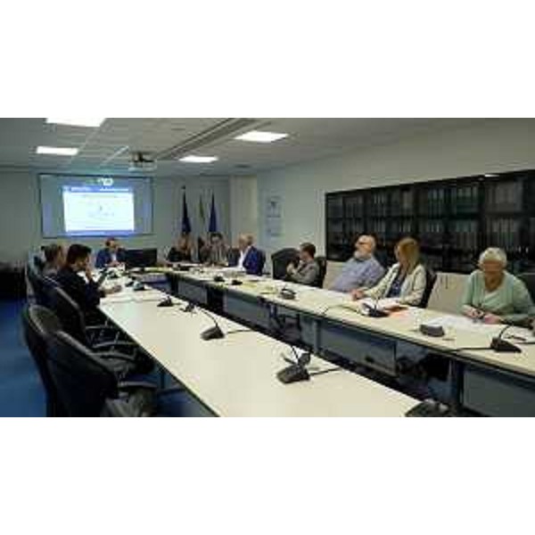 La riunione odierna del Consiglio delle autonomie locali, durante la quale lassessore regionale alle Attività produttive e turismo, Sergio Emidio Bini, ha illustrato il disegno di legge che introduce in Friuli Venezia Giulia il Codice regionale del commercio e del turismo. - La riunione odierna del Consiglio delle autonomie locali, durante la quale lassessore regionale alle Attività produttive e turismo, Sergio Emidio Bini, ha illustrato il disegno di legge che introduce in Friuli Venezia Giulia il Codice regionale del commercio e del turismo.