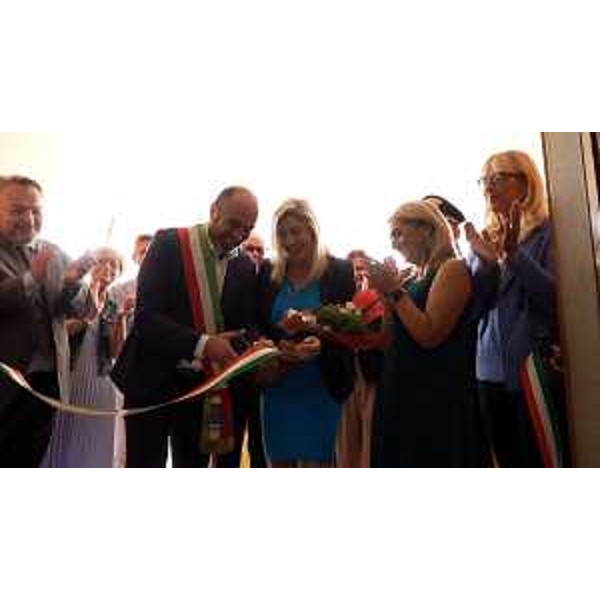 Il taglio del nastro dell Scuola primaria di Capriva - Il taglio del nastro dell Scuola primaria di Capriva