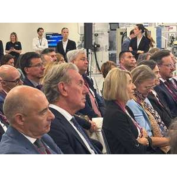 In primo piano l'assessore regionale alla Difesa dell'ambiente Fabio Scoccimarro. - In primo piano l'assessore regionale alla Difesa dell'ambiente Fabio Scoccimarro. 