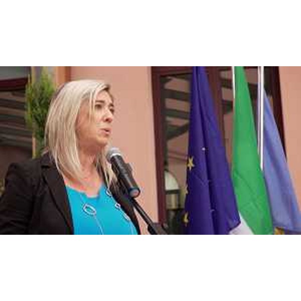 L'assessore Amirante nel corso dell'inaugurazione - L'assessore Amirante nel corso dell'inaugurazione