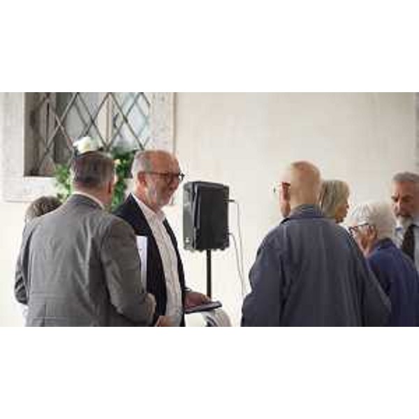 L'assessore regionale Riccardo Riccardi al suo arrivo al convegno per il quarantennale di fondazione della comunità La Tempesta di Gorizia - L'assessore regionale Riccardo Riccardi al suo arrivo al convegno per il quarantennale di fondazione della comunità La Tempesta di Gorizia