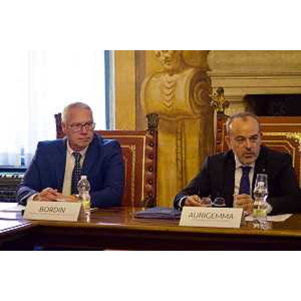 Il presidente del Cr Fvg, Mauro Bordin, a sinistra nella foto, accanto ad Antonello Aurigemma, presidente del Cr del Lazio e coordinatore della Conferenza delle assemblee legislative italiane - Il presidente del Cr Fvg, Mauro Bordin, a sinistra nella foto, accanto ad Antonello Aurigemma, presidente del Cr del Lazio e coordinatore della Conferenza delle assemblee legislative italiane