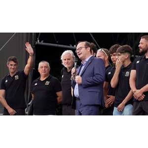 Il vicegovernatore Anzil nel corso del suo intervento - Il vicegovernatore Anzil nel corso del suo intervento