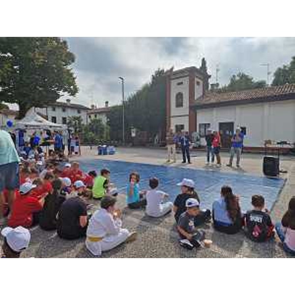 Più di 200 bambini a Rivignano in piazza Agorà - Più di 200 bambini a Rivignano in piazza Agorà