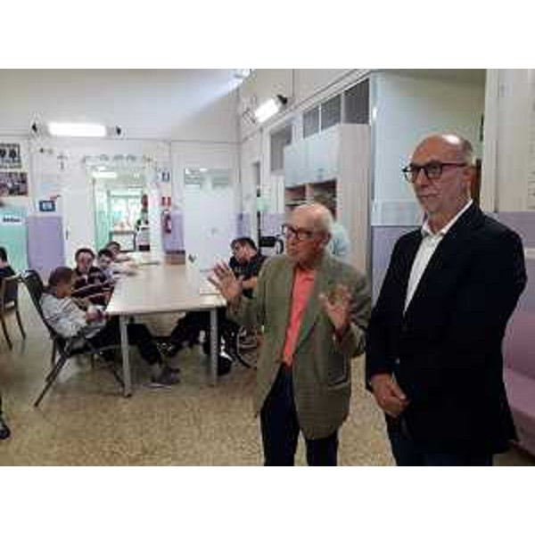 Lassessore alla Salute, politiche sociali e disabilità Riccardo Riccardi (a destra) insieme al presidente di Anffas Gorizia Mario Brancati. - Lassessore alla Salute, politiche sociali e disabilità Riccardo Riccardi (a destra) insieme al presidente di Anffas Gorizia Mario Brancati.