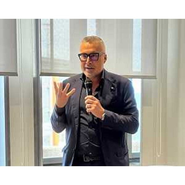 L'assessore regionale alle Attività Produttive e Turismo Sergio Emidio Bini interviene nel palazzo Berlam sede di Generali a Trieste - L'assessore regionale alle Attività Produttive e Turismo Sergio Emidio Bini interviene nel palazzo Berlam sede di Generali a Trieste