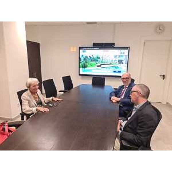 L'assessore regionale Riccardo Riccardi con il direttore generale del Cro Giuseppe Tonutti e la direttrice scientifica Silvia Franceschi - L'assessore regionale Riccardo Riccardi con il direttore generale del Cro Giuseppe Tonutti e la direttrice scientifica Silvia Franceschi